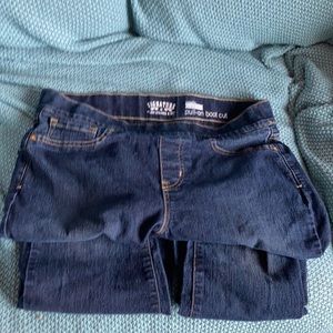 Women’s Levi pull-on boot cut jeans